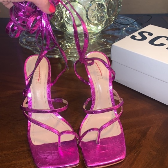 New!‼️ SCHUTZ
Lily Croc-Embossed Metallic Leather Ankle-Wrap Sandals - Picture 6 of 15